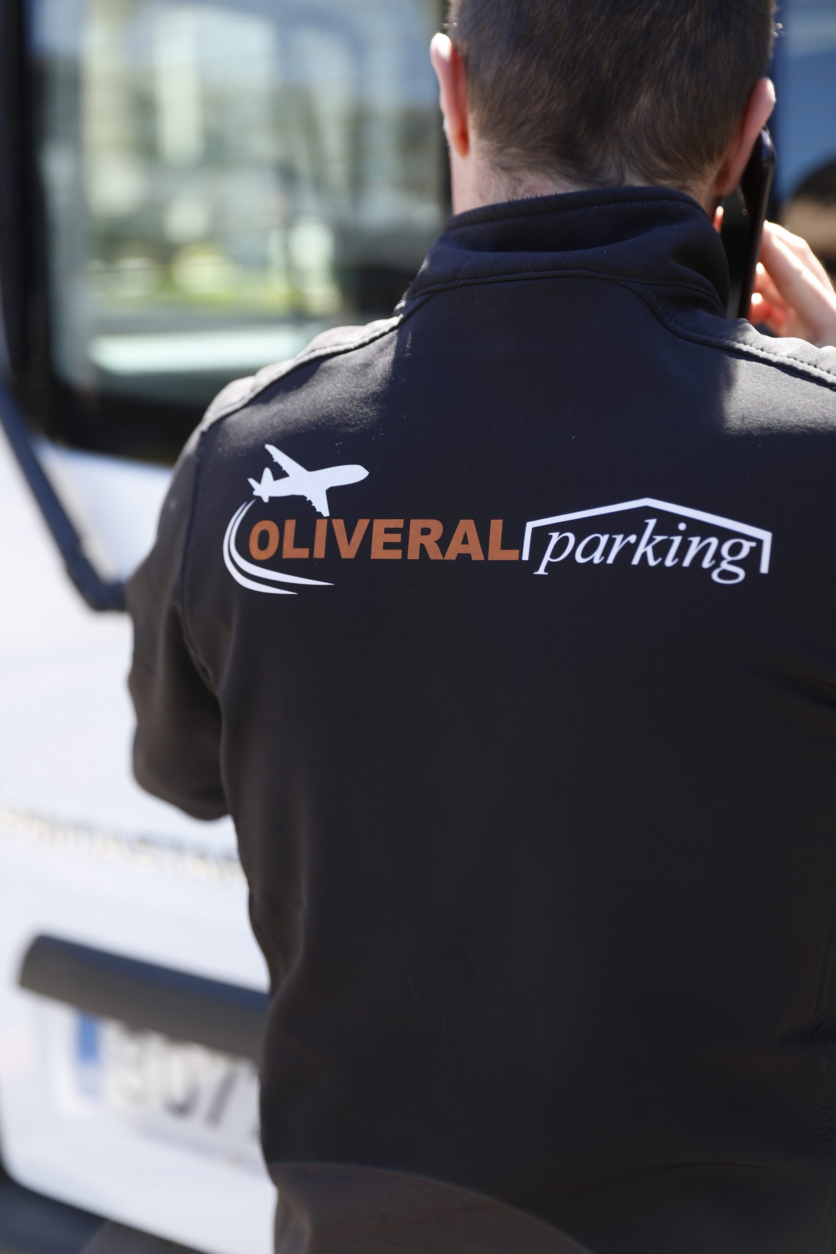 Parking cubierto en el aeropuerto de Valencia: la mejor opción para proteger tu coche